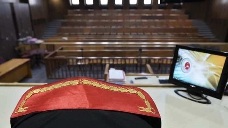 İzmir B&uuml;y&uuml;kşehir Belediyesine Y&ouml;nelik İş Makinesi ve Ara&ccedil; Kiralanması Hizmet Alımı Davasında Ara Karar