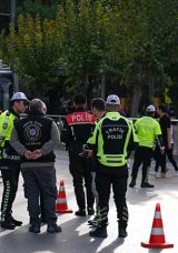 İzmir Polisi Trafikte 'Dar Alan' Uygulaması Ger&ccedil;ekleştiriyor
