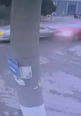 İzmir'de Feci Kaza: G&uuml;venlik Kamerasında Anbean Kaydedildi! 2 &Ouml;l&uuml;, 4 Yaralı