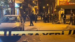 İzmir'de Sokak Ortasında Şok Edici Olay! 1 &Ouml;l&uuml;, 3 Yaralı