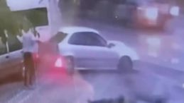 İzmit&rsquo;te Dehşet Verici Kaza: Durakta Bekleyen İş&ccedil;ileri Vurdu