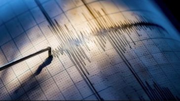 Japonya A&ccedil;ıklarında 6.8 B&uuml;y&uuml;kl&uuml;ğ&uuml;nde Deprem: Tsunami Uyarısı Yapıldı