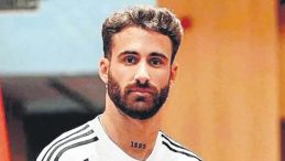 Kafasında Sadece Ayrılık Var