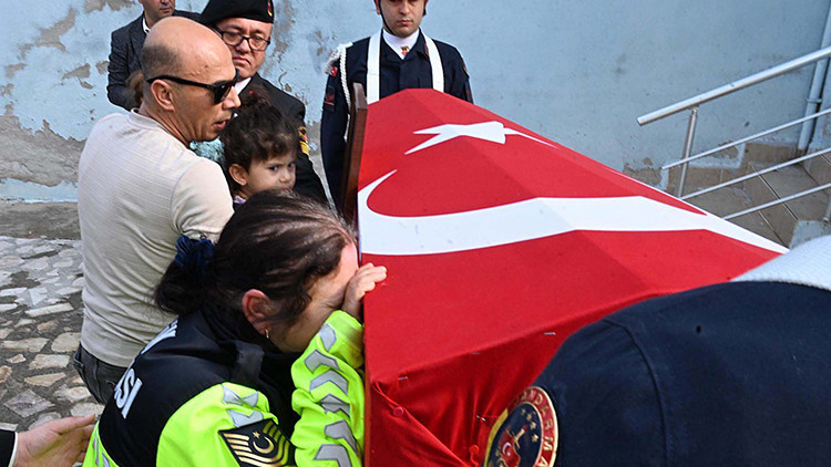 Kalp Krizi Nedeniyle Hayatını Kaybeden Astsubay Toprağa Verildi