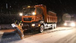 Kar Yağışı Etkili Olmaya Başladı: Tuzlama ve Kar K&uuml;reme Faaliyetleri Devam Ediyor