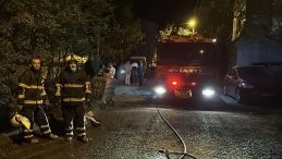 Karabük'te Apartman Yangını İtfaiye Tarafından Söndürüldü