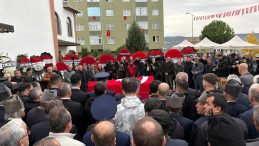 Karab&uuml;kl&uuml; Şehit Nuri &Ouml;zcan 5000 Evler Şehitliğinde Toprağa Verildi