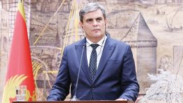 Karadağ&rsquo;a &lsquo;vizesiz seyahat&rsquo; yeniden geliyor