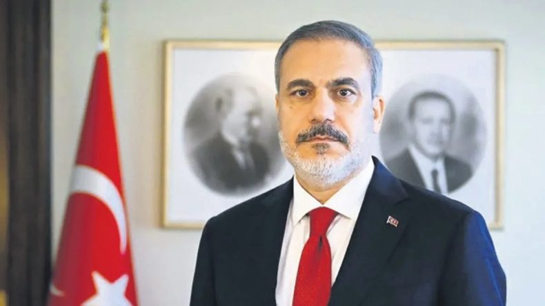 Karanlığa Karşı Kalemiyle M&uuml;cadele Etti