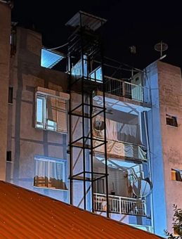 Kardeşi İçin Yaptırdığı Engelli Asansöründen Düşerek Hayatını Kaybetti