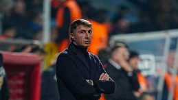 Kasımpaşa Teknik Direkt&ouml;r&uuml; Şota Arveladze: "Pozisyonlara girdik ama golleri atamadık"