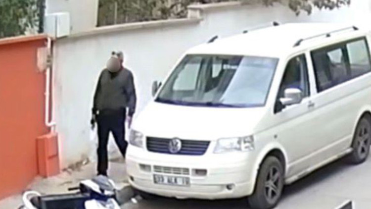 Katilin Gelişi Anında Yaşananlar G&uuml;venlik Kamerasında! Olay Yerinden Ka&ccedil;tı