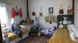 Kayınvalidesinden Yadigar Evi Müzeye Dönüştürdü!
