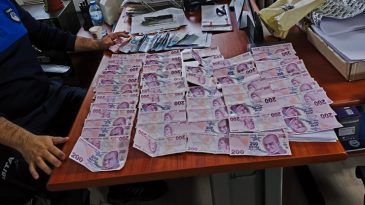 Kayseri'de Dilencinin &Uuml;zerinden 12.200 TL &Ccedil;ıktı