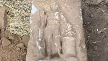 Kırıkkale'de Roma D&ouml;nemine Ait Mezar Steli Ele Ge&ccedil;irildi