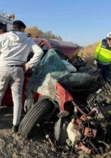Kırşehir'de Korkun&ccedil; Kaza! Otomobil Y&uuml;k Kamyonu ile &Ccedil;arpıştı: 1 &Ouml;l&uuml;, 1 Yaralı