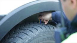 Kış Lastiği Uygulaması Başlıyor! 2025 Kış Lastiği Zorunluluğu Ne Zaman Başlayacak, Kimlere Zorunlu ve Cezası Ne Kadar?