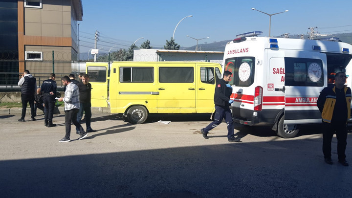 Kocaeli'de 7 Yıldır Minibüste Yaşayan Kişi Zehirlenerek Hayatını Kaybetti