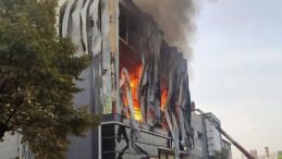 Kocaeli'deki Fabrika Yangınında 5 Belediye Personeli G&ouml;revden Alındı