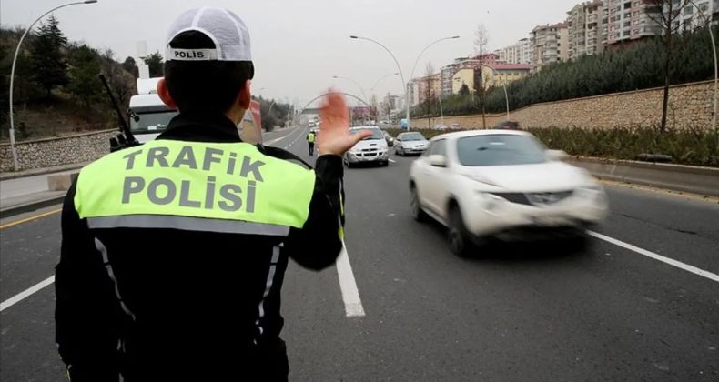 Kural İhlali Yapan Sürücülere Üçlü Ceza Geliyor! Bakan Yerlikaya Trafikteki Yeni Dönemi Duyurdu