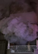 K&uuml;tahya'da 8 Katlı Apartmanda Yangın: 1 &Ouml;l&uuml;, 2 Yaralı
