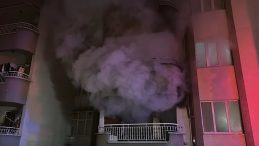 K&uuml;tahya'da 8 Katlı Apartmanda Yangın: 1 &Ouml;l&uuml;, 2 Yaralı