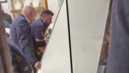 Kuyumcuda Vitrin &Ccedil;&ouml;kt&uuml;, İş&ccedil;i Altında Kaldı: Bakım i&ccedil;in Girdi, Hayatını Kaybetti