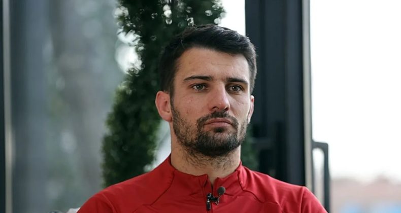 Leo Dubois Futbola Veda Etti