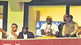 Locada yerinde duramadı