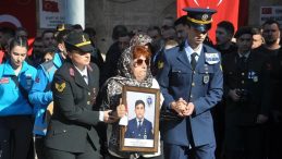 Lüleburgaz Şehidine Ağladı: 'Sizden Oğlumun Kokusu Geliyor'