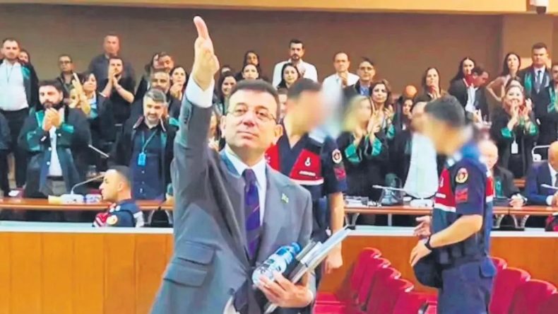 Mahkeme Salonu Gösteri Alanı Olmayacak