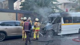 Manisa’da Korku Dolu Anlar! Öğrenci Servisinde Çıkan Yangın Otomobile Sıçradı