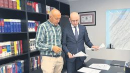 Memlekete d&ouml;nd&uuml;, 200 milyon lira kaybetti