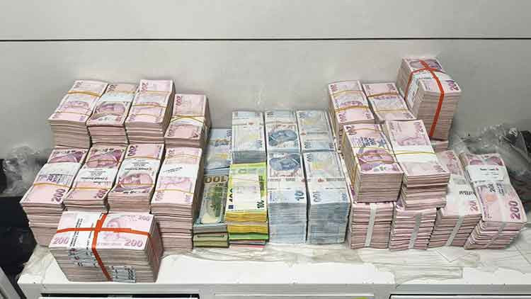 Mersin Merkezli Yasa Dışı Bahis Operasyonunda 4'ü Hakem 36 Şüpheli Yakalandı