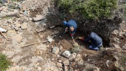 Mersin'de Kaçak Kazı Yapan Dört Şüpheli Suçüstü Yakalandı