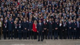 Milli Eğitim Bakanı Tekin, t&uuml;m illerden gelen &ouml;ğretmenlerle Anıtkabir'i ziyaret etti