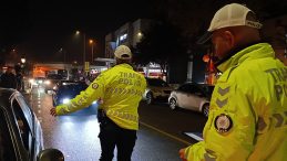 Motosiklet Sürücüleri ve Yolcuları için Yeni Zorunluluk! Denetimler Başladı: Kullanmayanlara Para Cezası Kesilecek