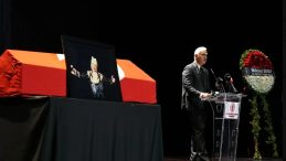 Muazzez Abacı İ&ccedil;in AKM'de T&ouml;ren! Bakan Ersoy: K&uuml;lt&uuml;r&uuml;m&uuml;z&uuml;n En Kıymetli Miraslarından Biriydi