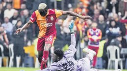 Ne Fırtına Koptu Ne Aslan Kükredi!