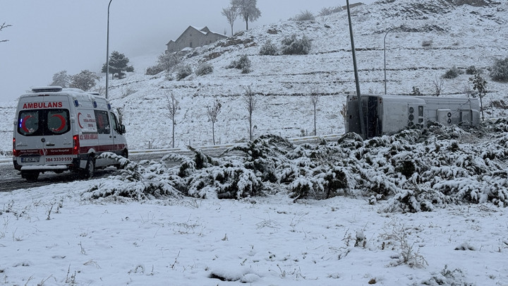 Nevşehir'de İşçi Servisi Devrildi: 14 Yaralı