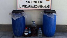 Niğde'de 'El Yapımı Alkol' Operasyonu: 322 Litre Ele Geçirildi!
