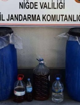 Niğde'de 'El Yapımı Alkol' Operasyonu: 322 Litre Ele Geçirildi!