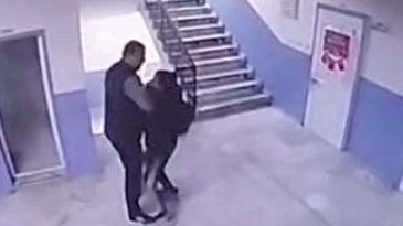 Okul M&uuml;d&uuml;r&uuml;n&uuml;n Otizmli &Ouml;ğrenciyi İtip Merdivenden D&uuml;ş&uuml;rd&uuml;ğ&uuml; İddiasına Soruşturma Başlatıldı