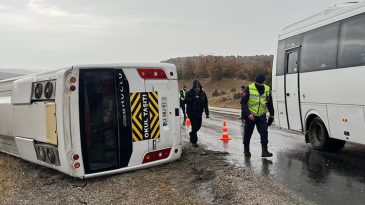 Okul Servisi Devrildi: 29 Yaralı