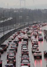 Okulların A&ccedil;ılmasıyla İstanbul Trafiğinde Yoğunluk Oluştu