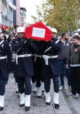Osmaniye'de Kalp Krizi Sonucu Şehit Olan Polis İstanbul'da Son Yolculuğuna Uğurlandı