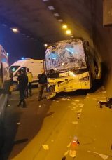Osmaniye&rsquo;de Kaza: Yolcu Otob&uuml;s&uuml; ile TIR &Ccedil;arpıştı, 5 Yaralı