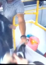 Otob&uuml;s Şof&ouml;r&uuml; Yolcunun Parmağını Kırdı! Yakınları Şof&ouml;r&uuml; Darp Etti