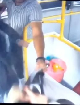 Otobüs Şoförü Yolcunun Parmağını Kırdı! Yakınları Şoförü Darp Etti