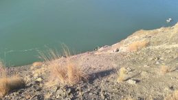 Otomobil Baraj G&ouml;l&uuml;ne U&ccedil;tu: 2 &Ouml;l&uuml;, 1 Kayıp